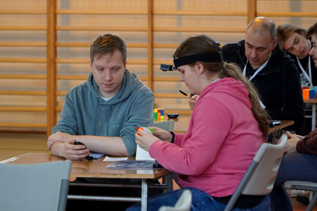 Ice Cubing Szczecinek 2023, czyli spotkanie miłośników kostki Rubika.
