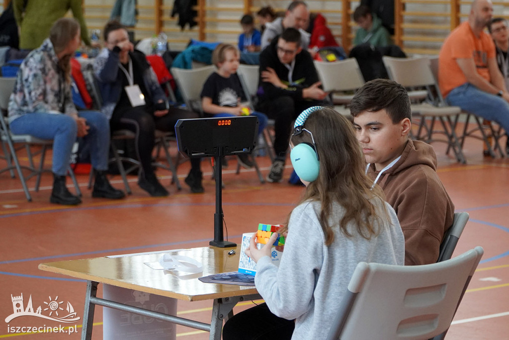 Ice Cubing Szczecinek 2023, czyli spotkanie miłośników kostki Rubika.