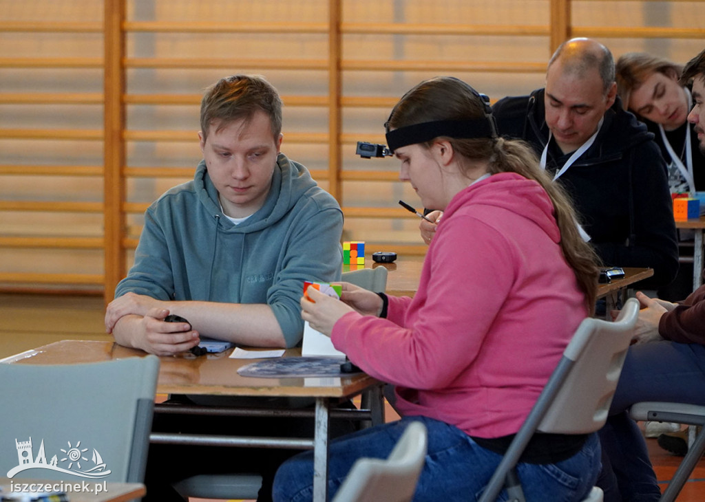 Ice Cubing Szczecinek 2023, czyli spotkanie miłośników kostki Rubika.