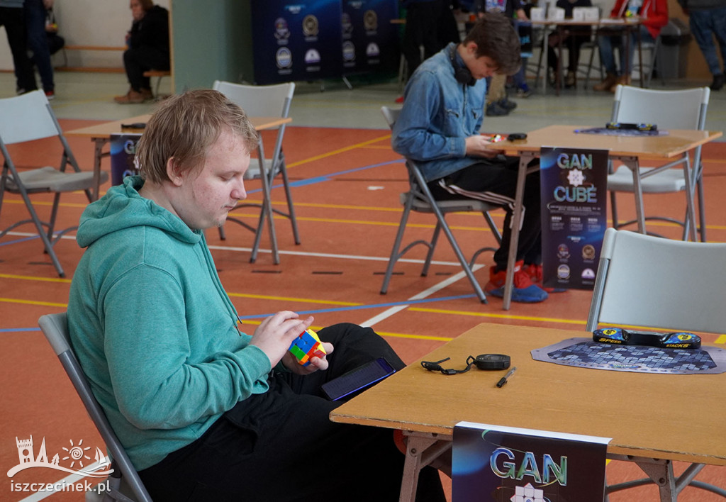 Ice Cubing Szczecinek 2023, czyli spotkanie miłośników kostki Rubika.