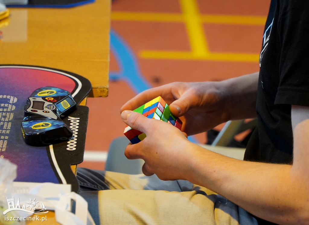 Ice Cubing Szczecinek 2023, czyli spotkanie miłośników kostki Rubika.