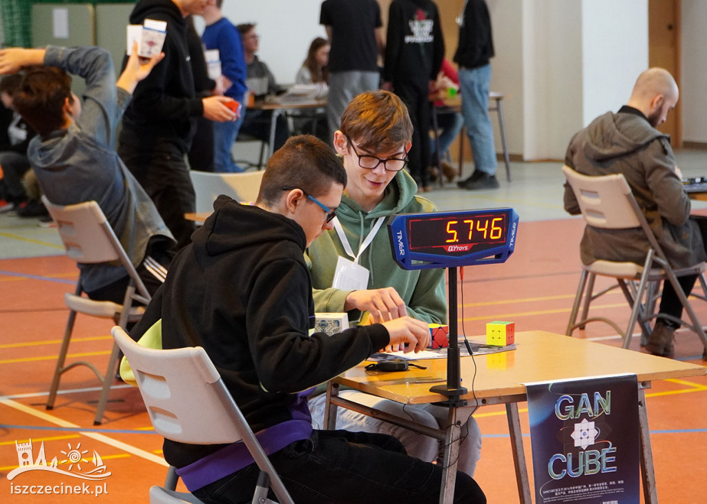 Ice Cubing Szczecinek 2023, czyli spotkanie miłośników kostki Rubika.
