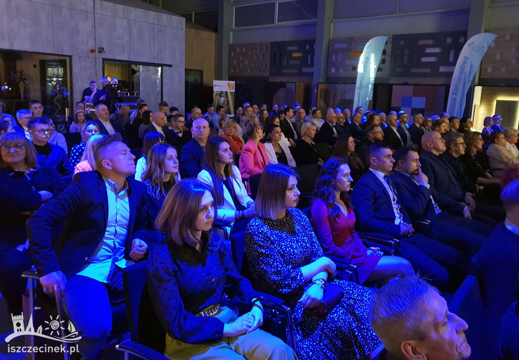 Od dziesięciu lat niosą pomoc potrzebującym. Jubileuszowa gala Porozumienia Samorządowego.
