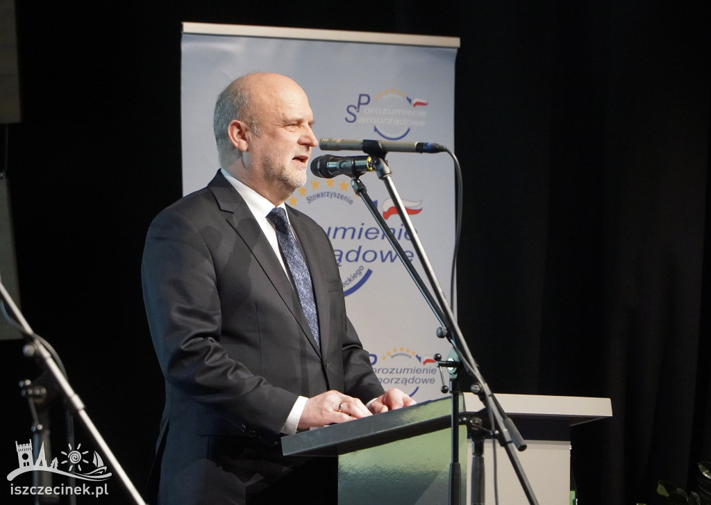 Od dziesięciu lat niosą pomoc potrzebującym. Jubileuszowa gala Porozumienia Samorządowego.