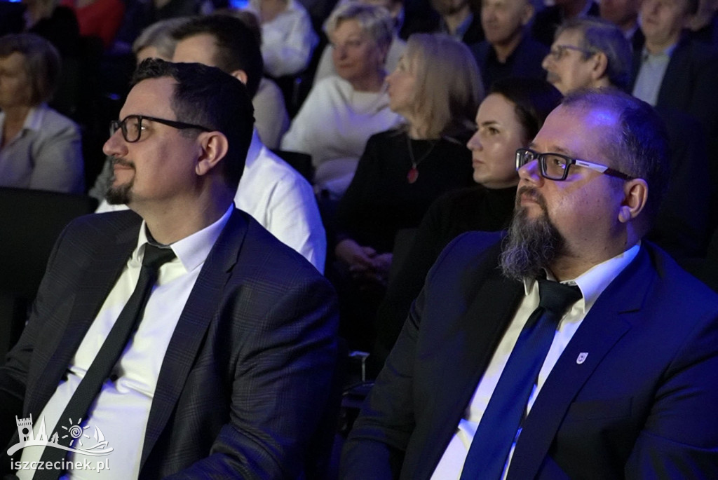 Od dziesięciu lat niosą pomoc potrzebującym. Jubileuszowa gala Porozumienia Samorządowego.
