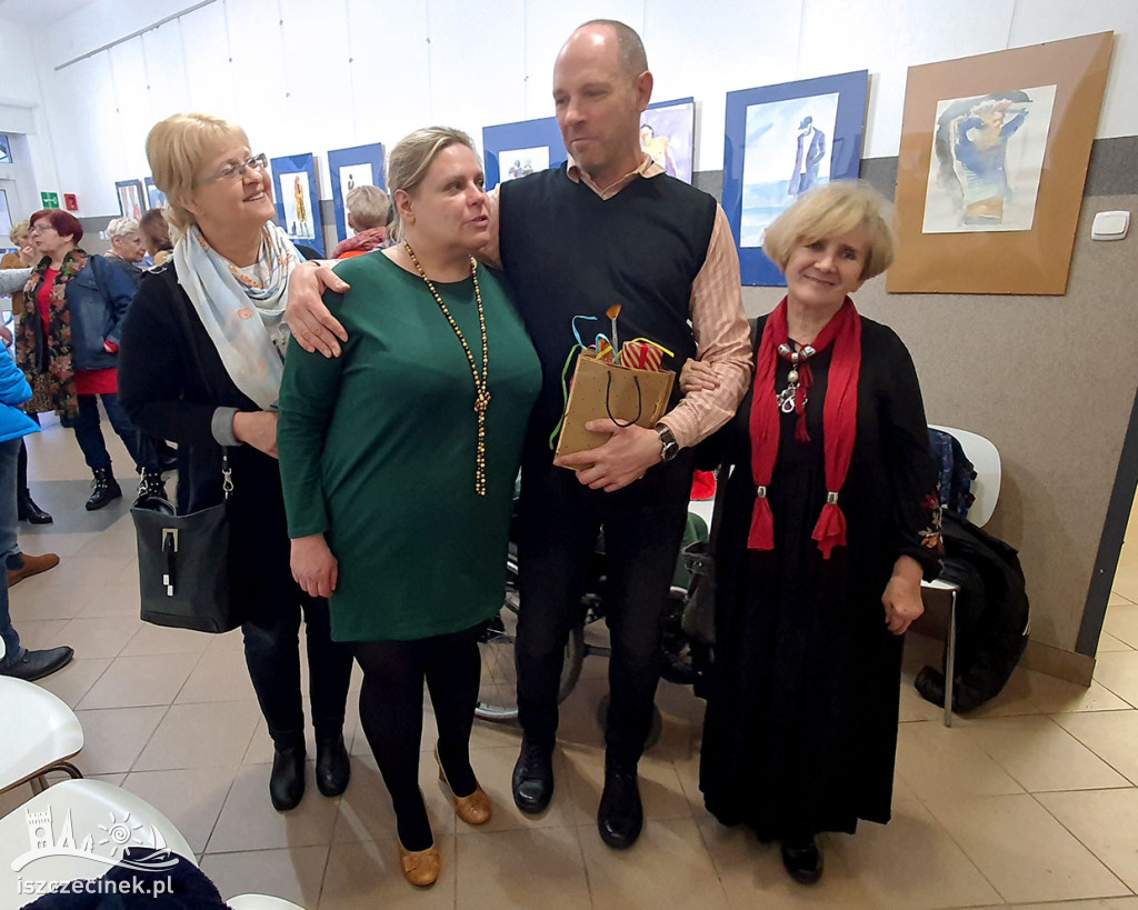 Wystawa akwareli i ciekawa dyskusja o sztuce. Sławomir Szeleszkiewicz odwiedził Borne Sulinowo.