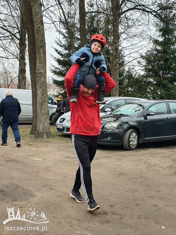 Biegniemy oddzielnie, pomagamy wspólnie – pobiegli po zdrowie dla Nadii.