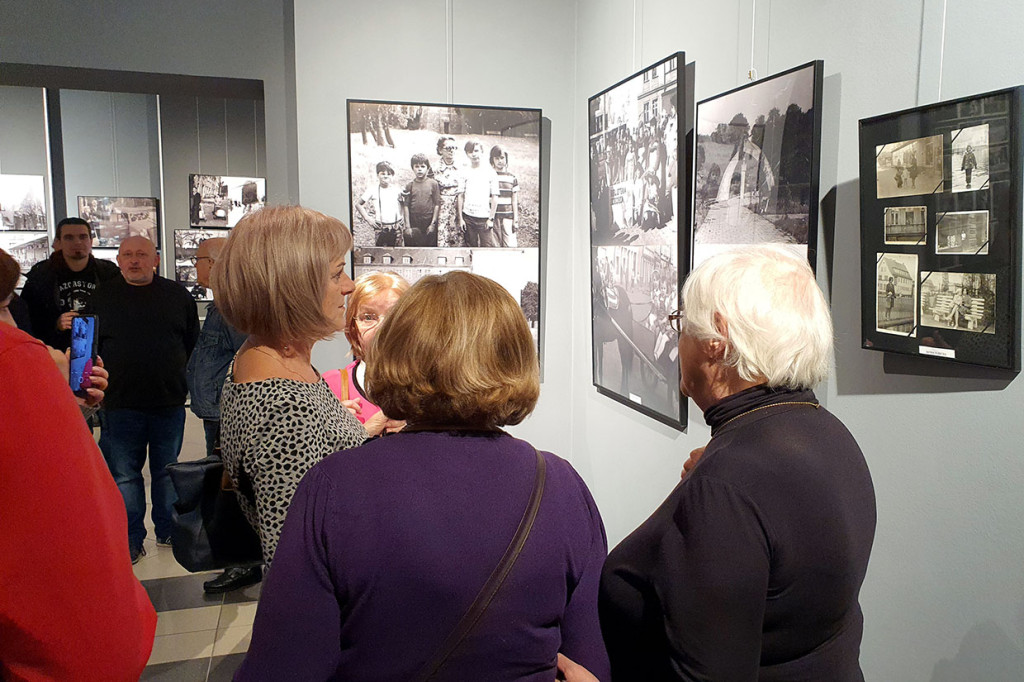 „Czarne, białe, kochane”. Muzeum Regionalne zaprasza na nostalgiczną podróż