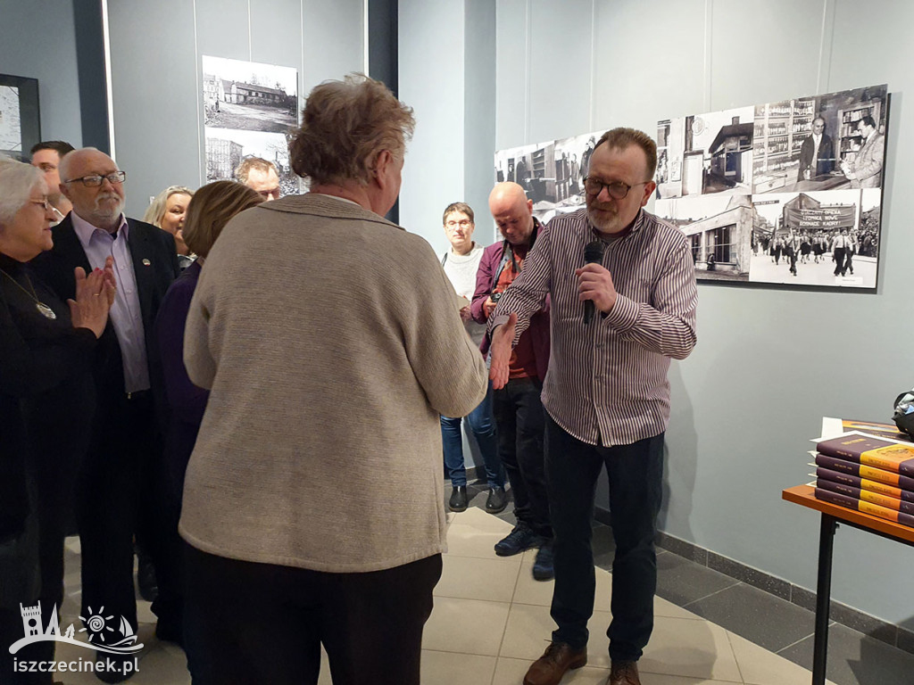 „Czarne, białe, kochane”. Muzeum Regionalne zaprasza na nostalgiczną podróż