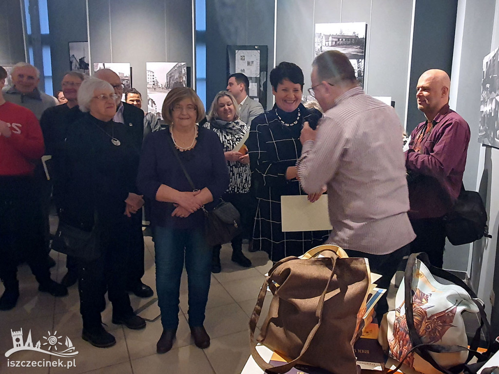 „Czarne, białe, kochane”. Muzeum Regionalne zaprasza na nostalgiczną podróż