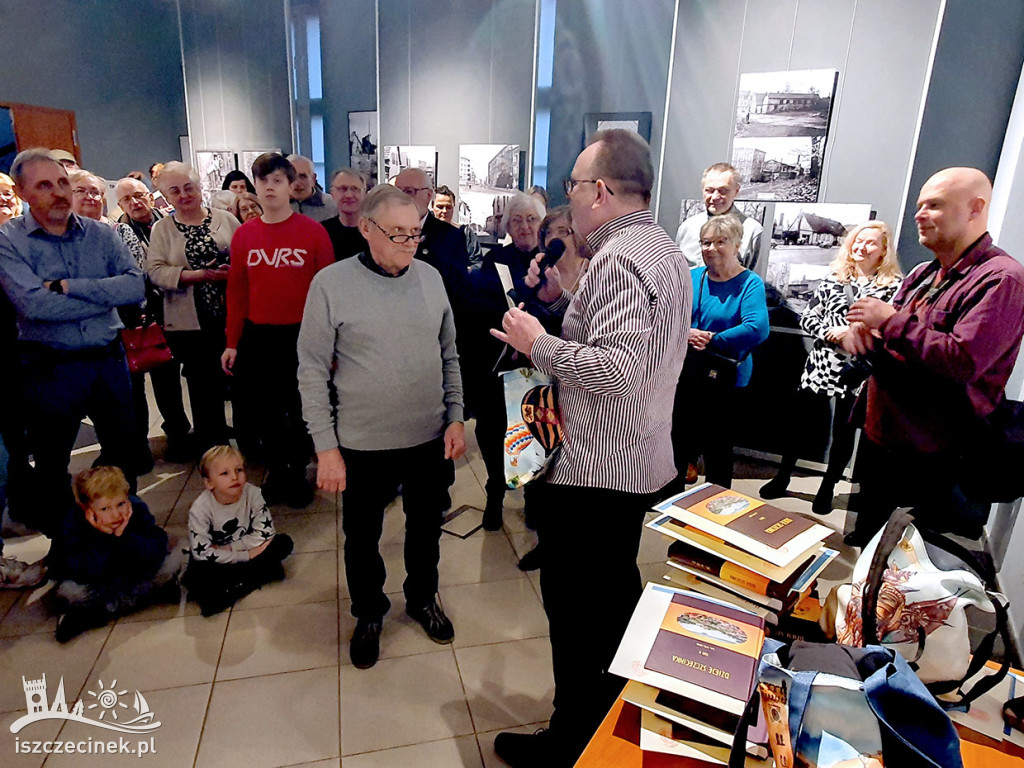„Czarne, białe, kochane”. Muzeum Regionalne zaprasza na nostalgiczną podróż