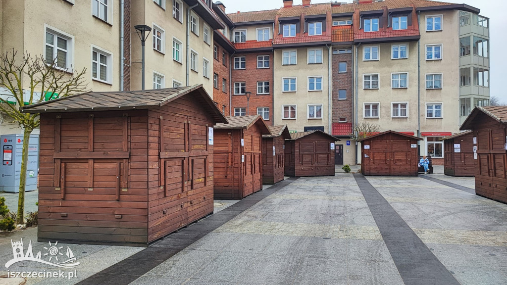 Na placu przed ratuszem „wyrosły” świąteczne kramy