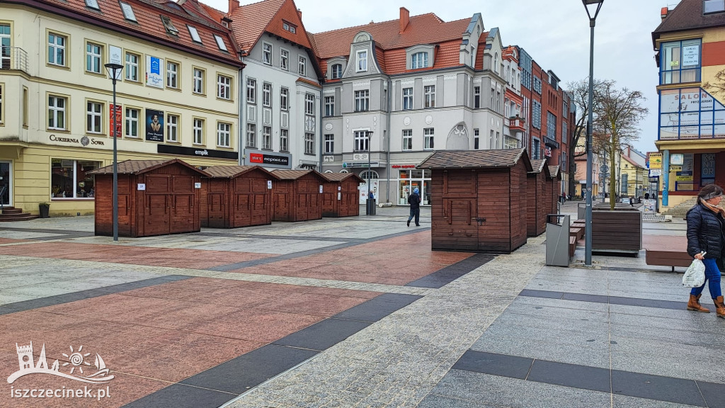 Na placu przed ratuszem „wyrosły” świąteczne kramy