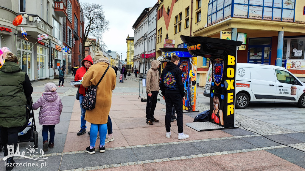 W centrum miasta rozpoczął się Wielkanocny Jarmark