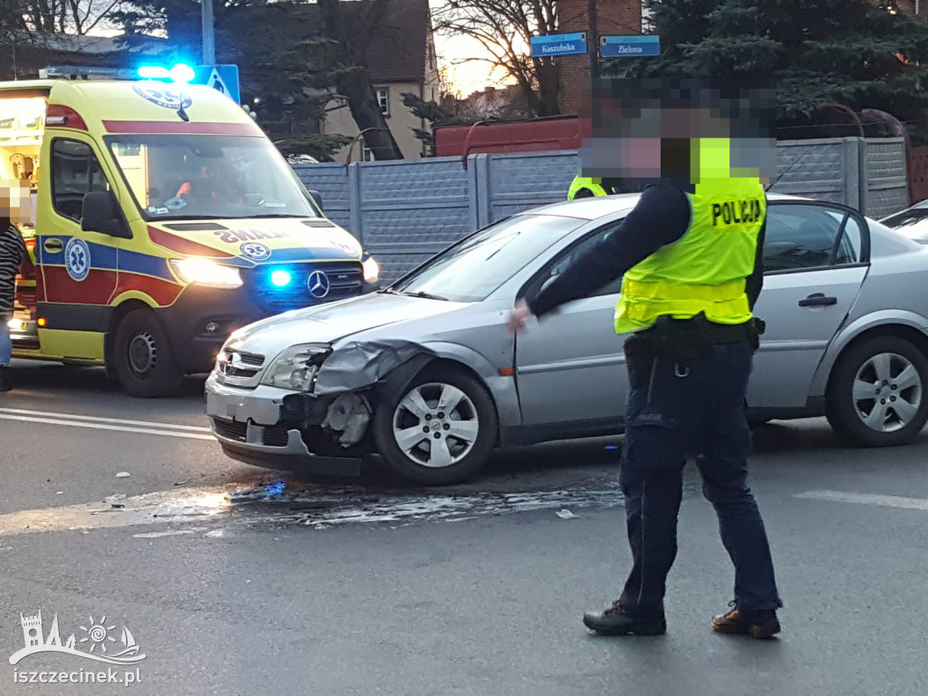 SZCZECINEK. Kolizja dwóch samochodów na skrzyżowaniu Kaszubska / Zielona