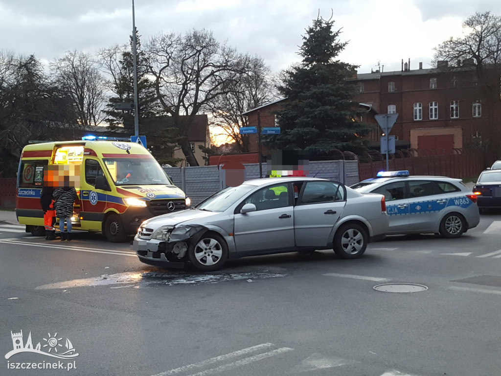 SZCZECINEK. Kolizja dwóch samochodów na skrzyżowaniu Kaszubska / Zielona