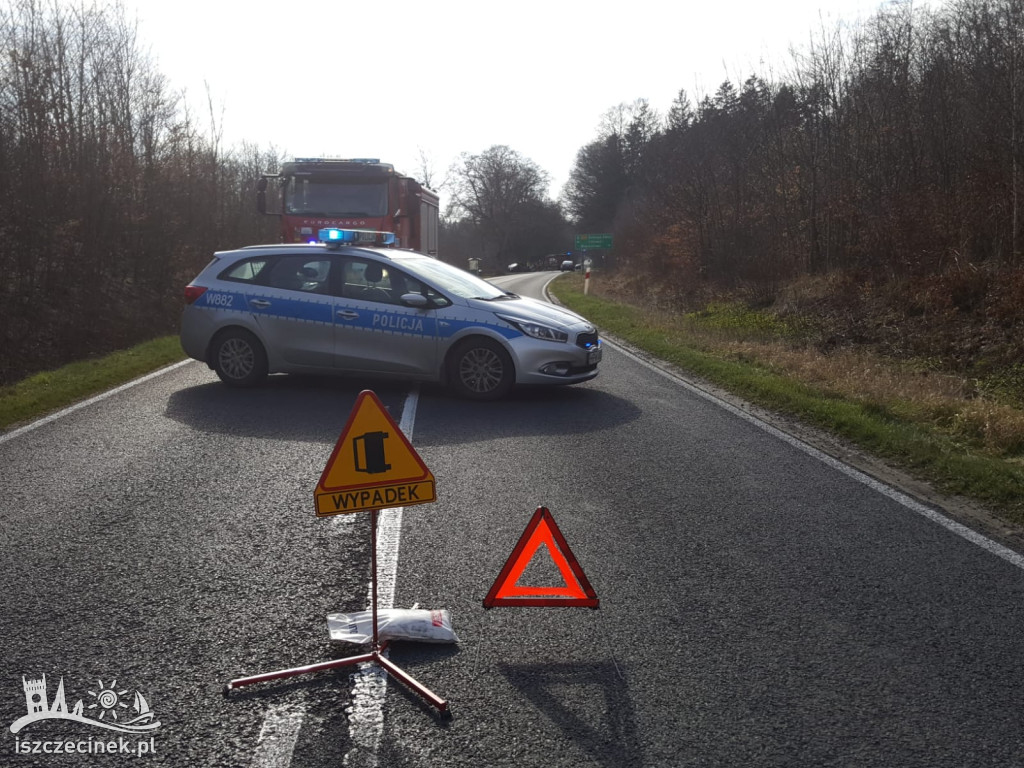 Śmiertelny wypadek pod Szczecinkiem. Nie żyje kierowca BMW, dwie osoby w szpitalu