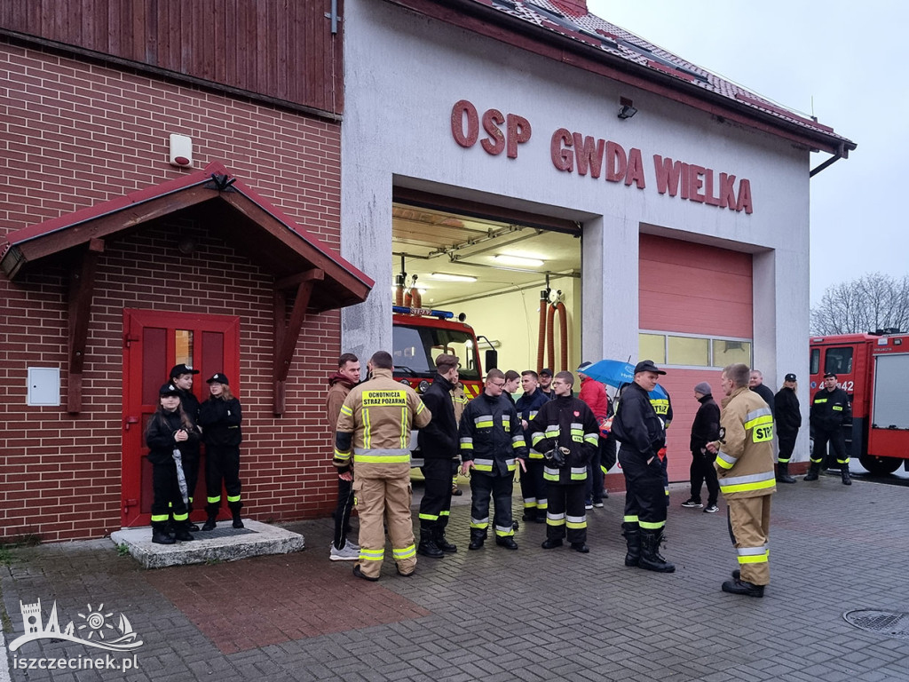 Wielkie święto w Gwdzie Wielkiej. Druhowie powitali nowy wóz strażacki!