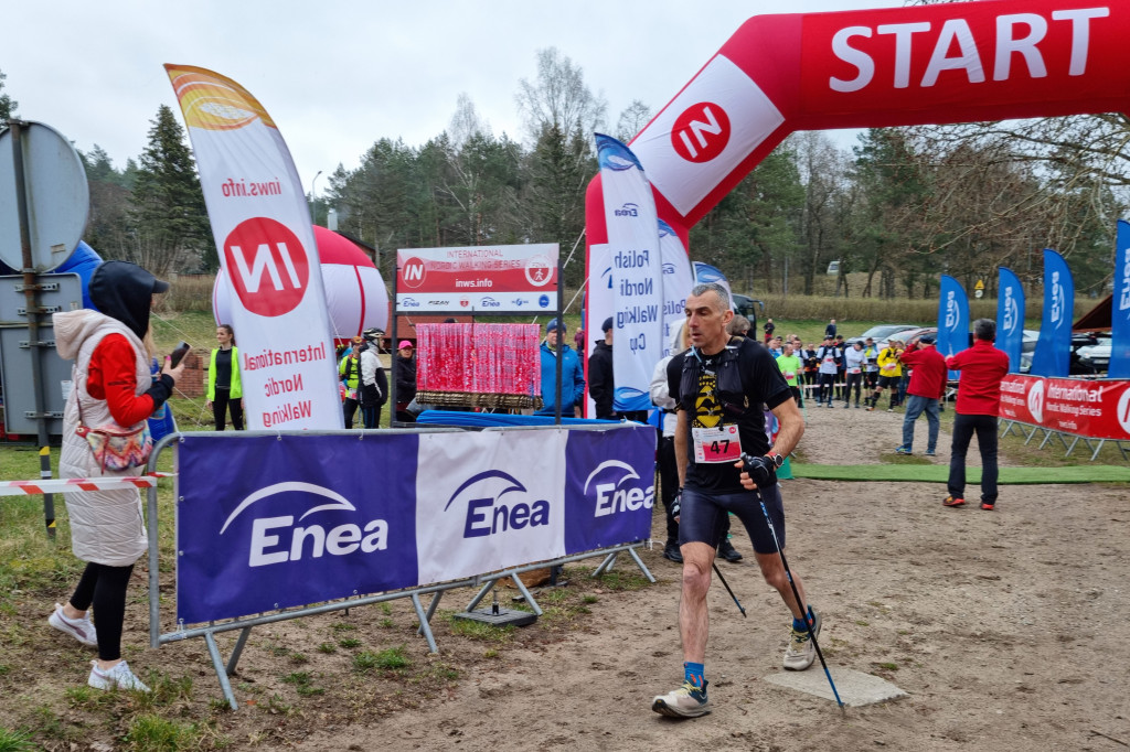 BIAŁY BÓR. Zmagania na królewskim dystansie i rekord świata w nordic walking.