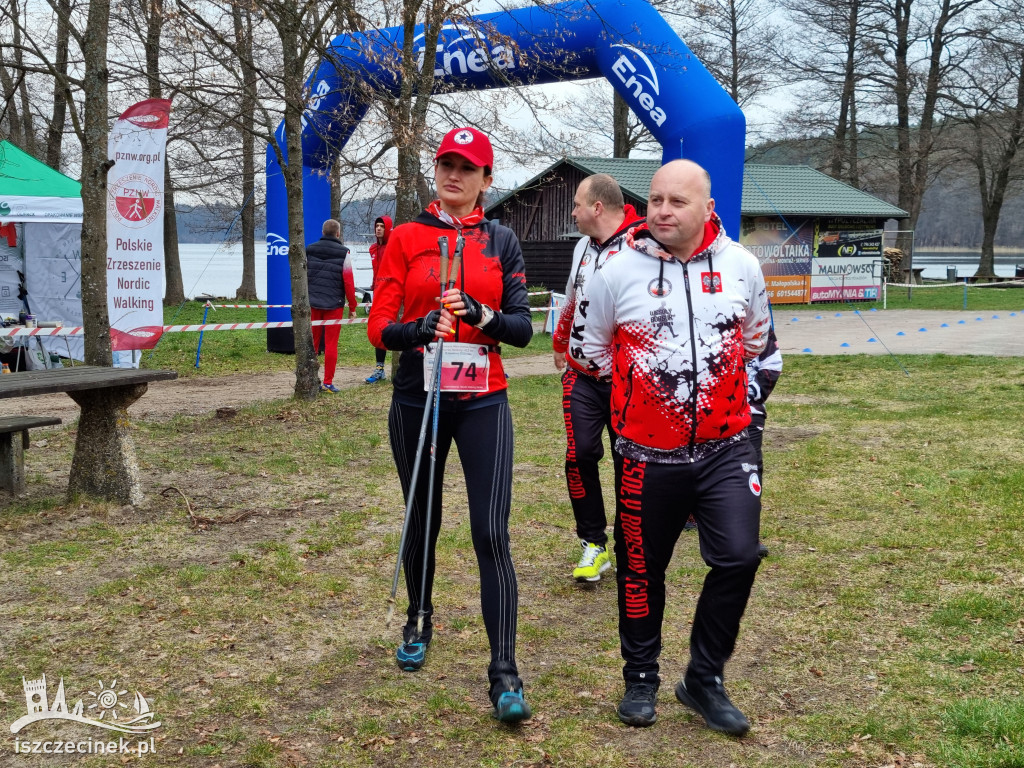 BIAŁY BÓR. Zmagania na królewskim dystansie i rekord świata w nordic walking.