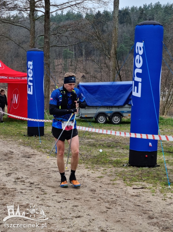 BIAŁY BÓR. Zmagania na królewskim dystansie i rekord świata w nordic walking.