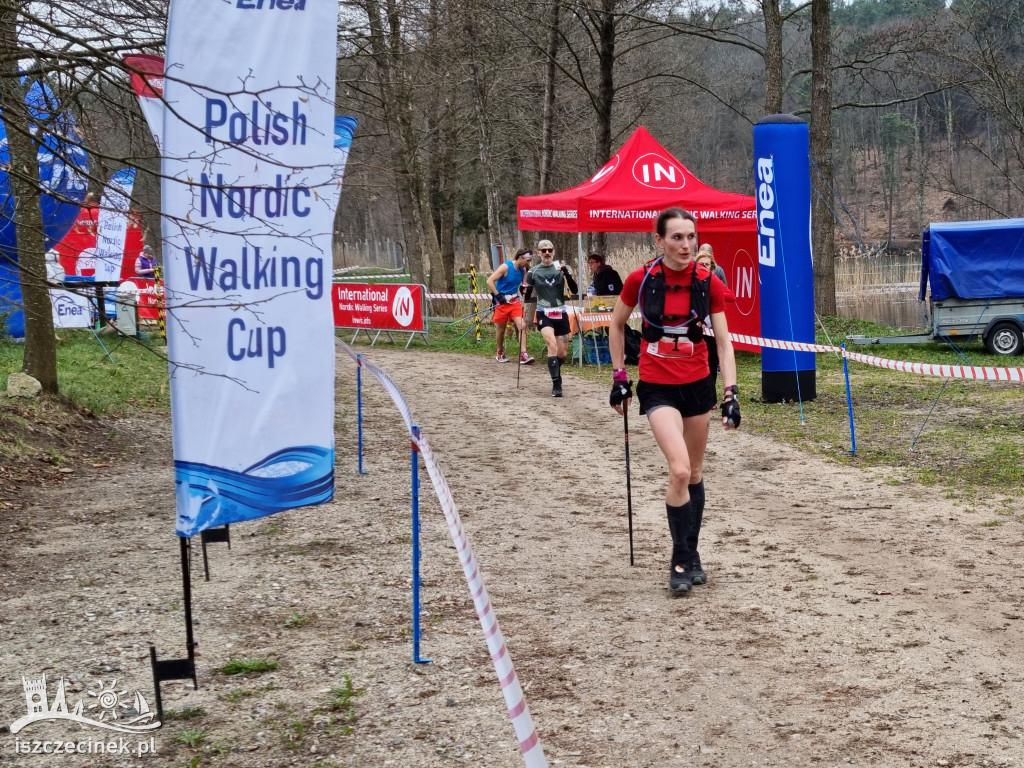 BIAŁY BÓR. Zmagania na królewskim dystansie i rekord świata w nordic walking.