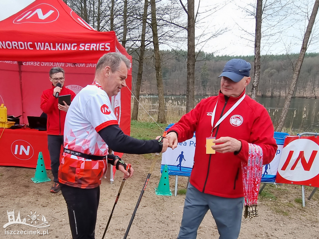 BIAŁY BÓR. Zmagania na królewskim dystansie i rekord świata w nordic walking.