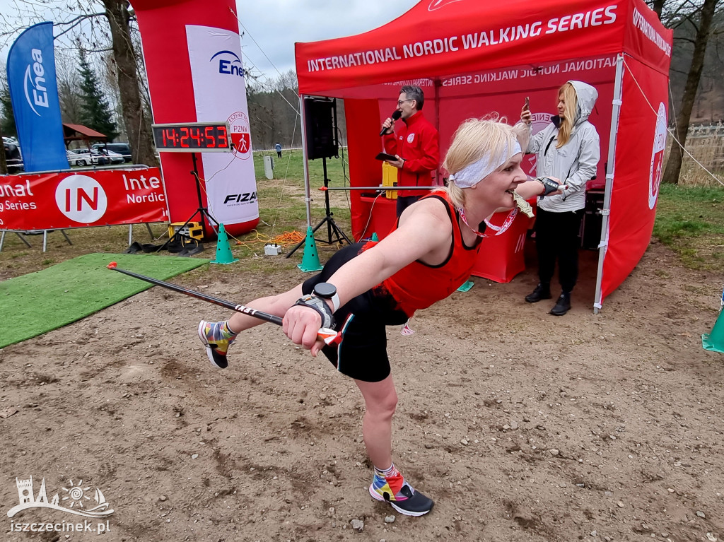 BIAŁY BÓR. Zmagania na królewskim dystansie i rekord świata w nordic walking.