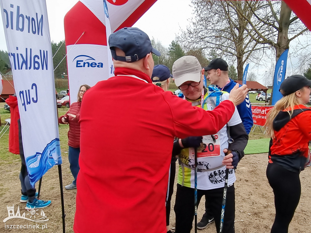 BIAŁY BÓR. Zmagania na królewskim dystansie i rekord świata w nordic walking.