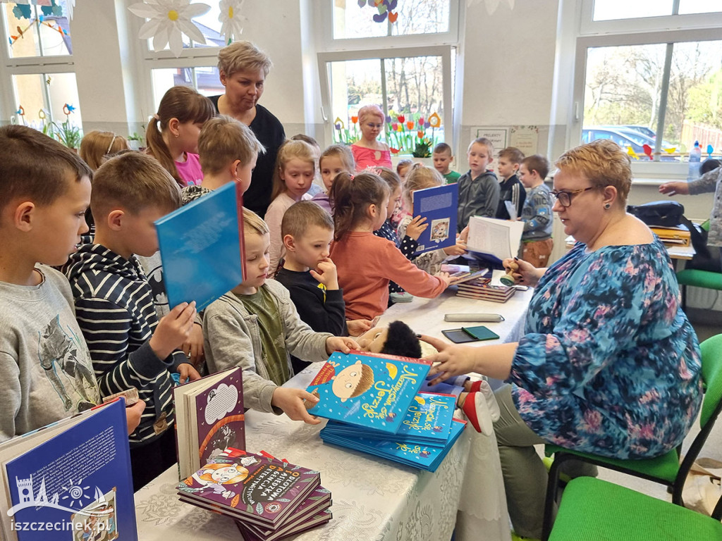 Potęga literatury dziecięcej. Magda i Artur Maciakowie w Starym Chwalimiu