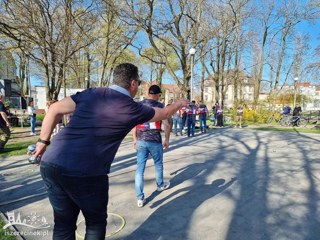 Cztery dekady przyjaźni Szczecinka i Noyelles sous Lens.