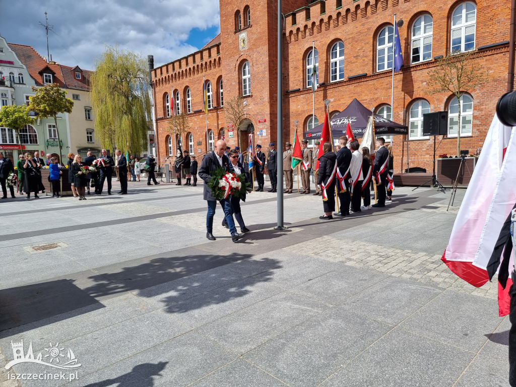 Szczecinek. Dziś świętujemy 232. rocznicę uchwalenia Konstytucji 3 Maja. Wiwat!