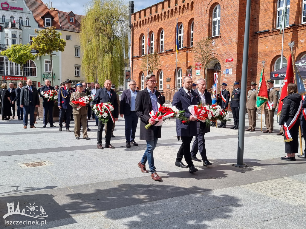 Szczecinek. Dziś świętujemy 232. rocznicę uchwalenia Konstytucji 3 Maja. Wiwat!