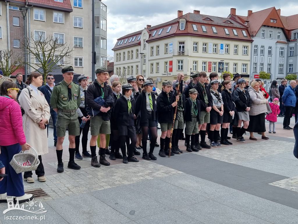 Szczecinek. Dziś świętujemy 232. rocznicę uchwalenia Konstytucji 3 Maja. Wiwat!