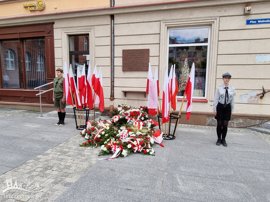 Szczecinek. Dziś świętujemy 232. rocznicę uchwalenia Konstytucji 3 Maja. Wiwat!