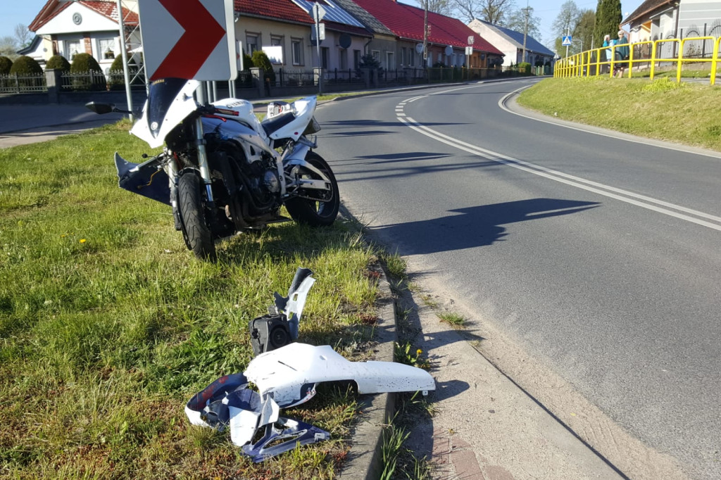 Zderzenie cysterny z motocyklem. O krok od tragedii w centrum Grzmiącej