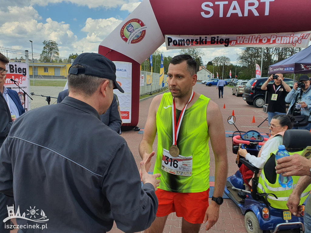 Patriotycznie i sportowo. III Pomorski Bieg „Walki o Pamięć” w Czarnem.