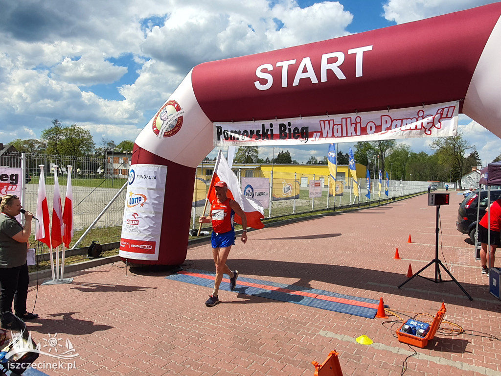 Patriotycznie i sportowo. III Pomorski Bieg „Walki o Pamięć” w Czarnem.