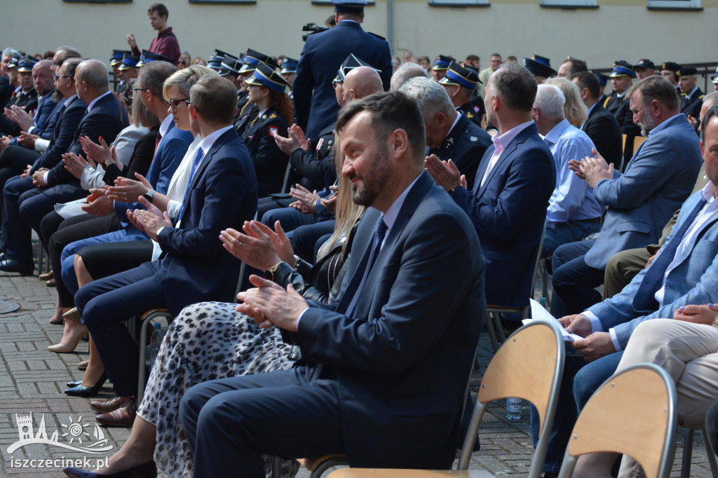 Awanse i gratulacje. Powiatowe obchody Dnia Strażaka w Szczecinku.