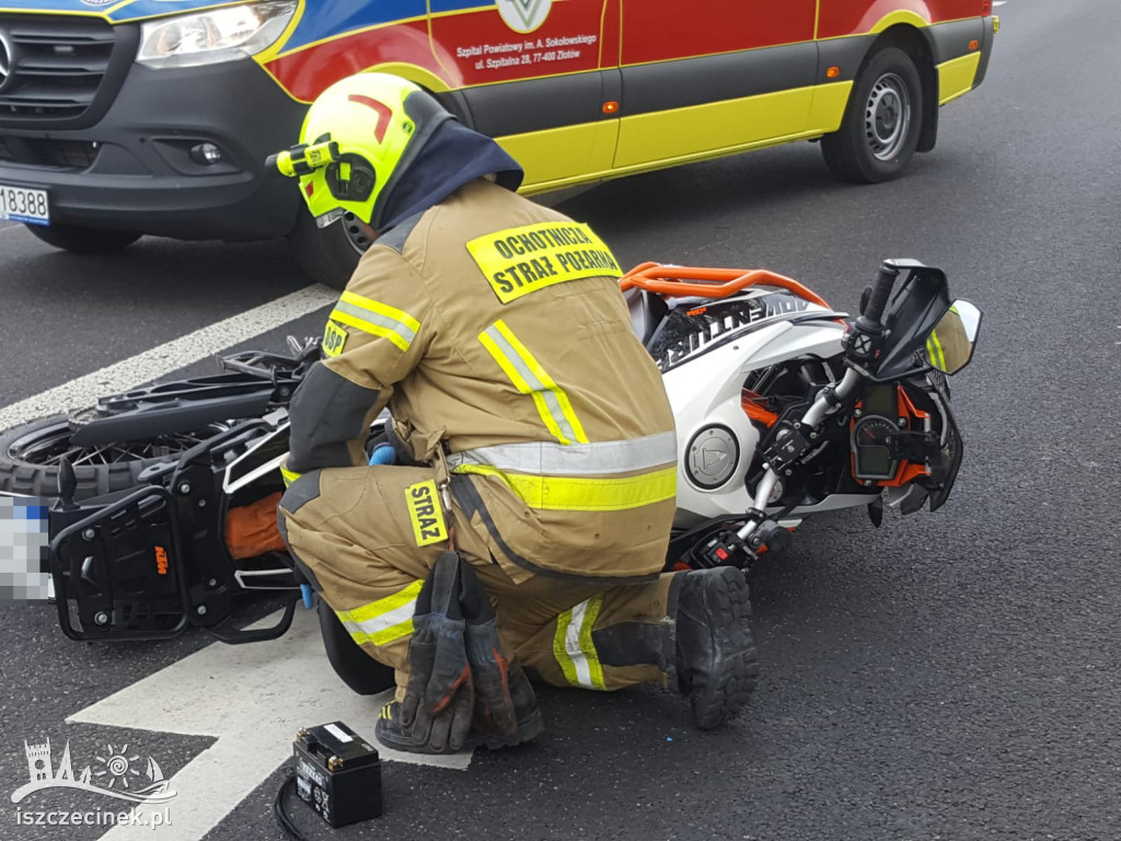 Wypadek z udziałem motocyklisty na DK11
