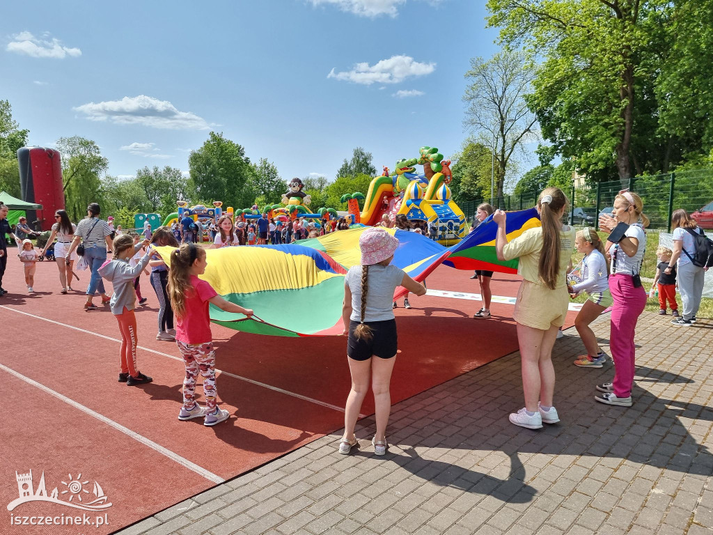 Powiatowy Dzień Dziecka i konkurs kulinarny Bitwa Regionów Kół Gospodyń Wiejskich