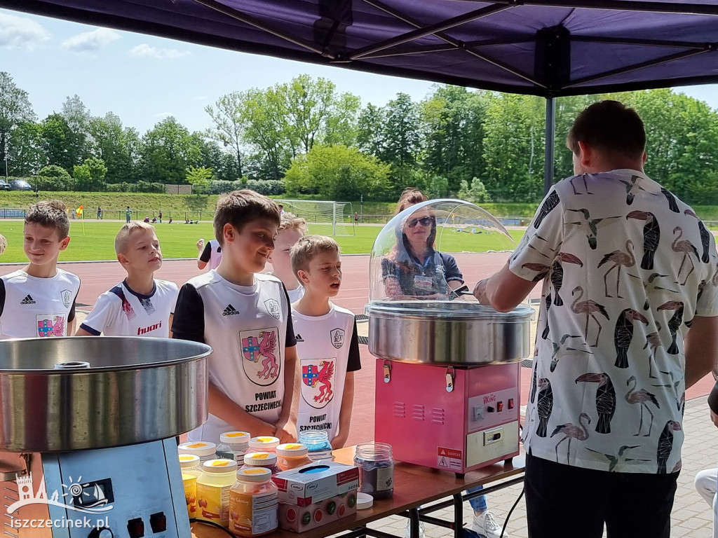 Powiatowy Dzień Dziecka i konkurs kulinarny Bitwa Regionów Kół Gospodyń Wiejskich