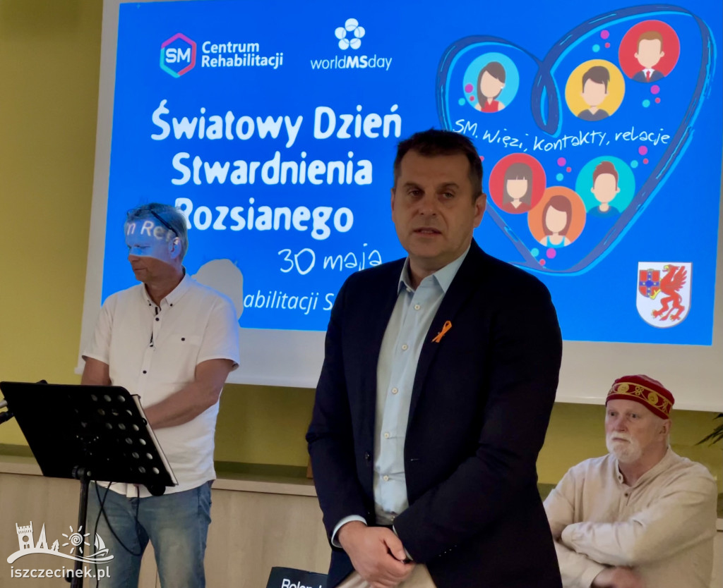 Przypięli pomarańczowe wstążki i uczcili Światowy Dzień SM!