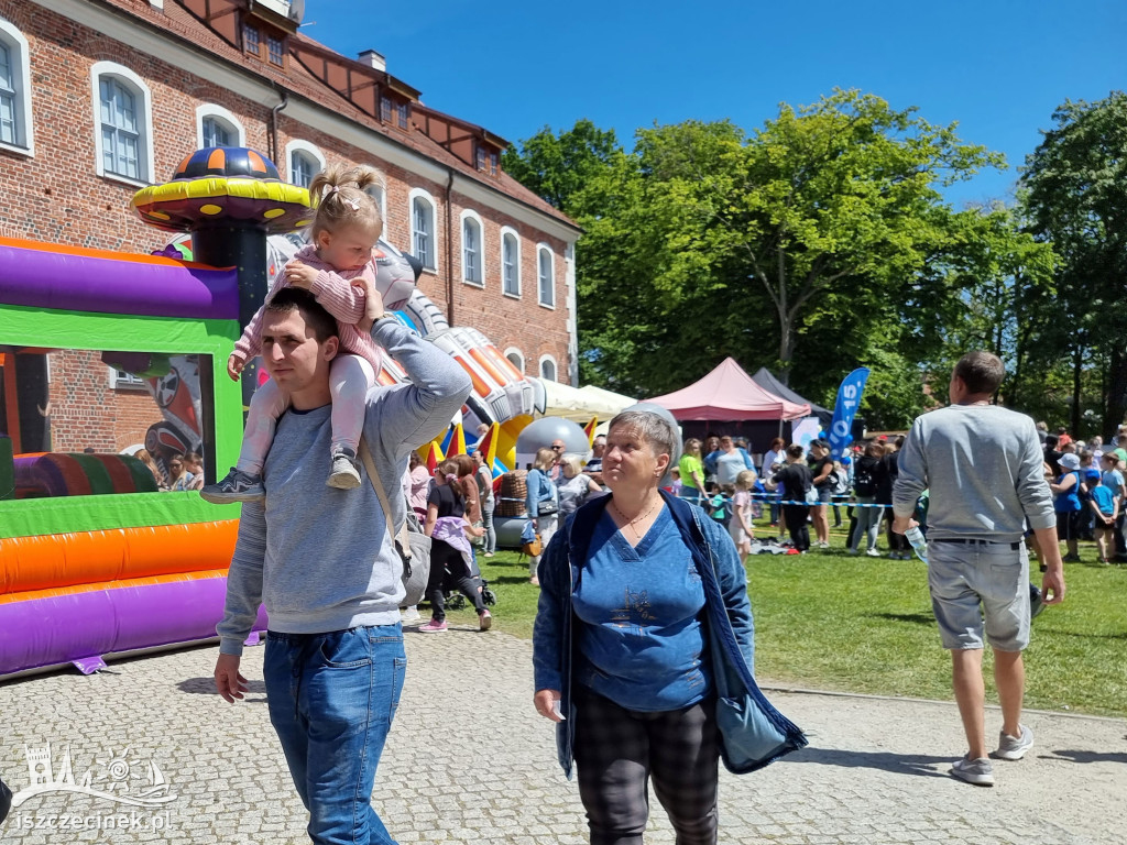 Dzień Dziecka przed szczecineckim zamkiem