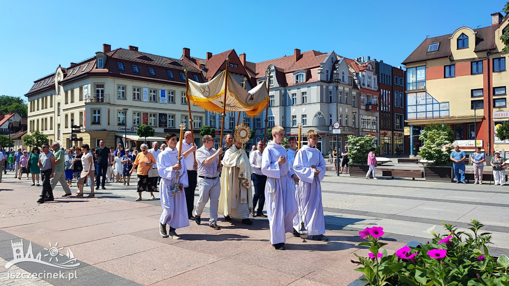 Boże Ciało. Ulicami miasta przeszły procesje