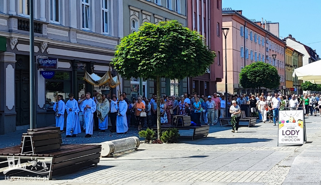 Boże Ciało. Ulicami miasta przeszły procesje