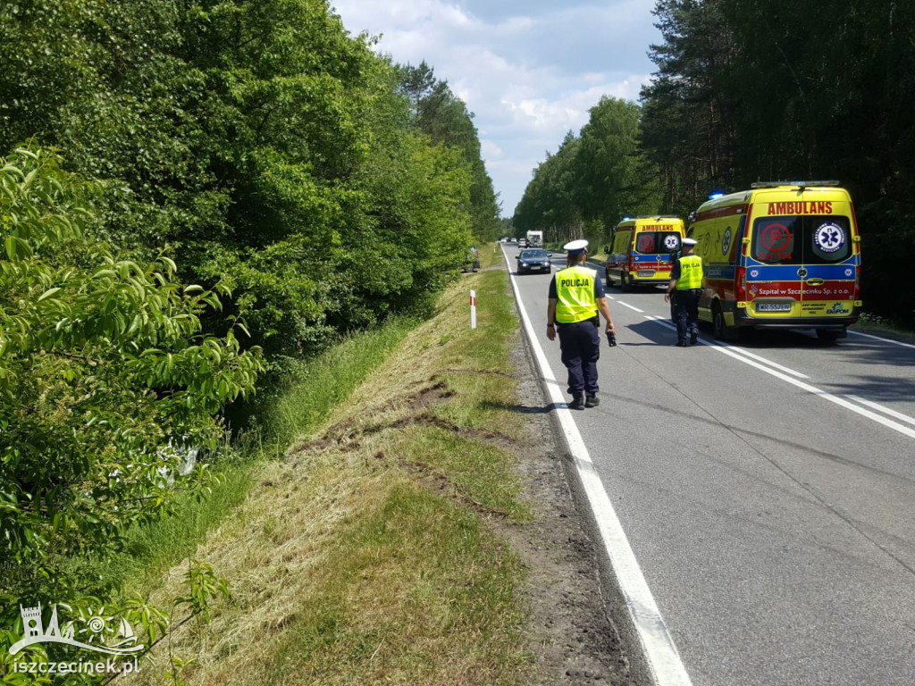 Osobówka wypadła z drogi. W środku była 4-osobowa rodzina