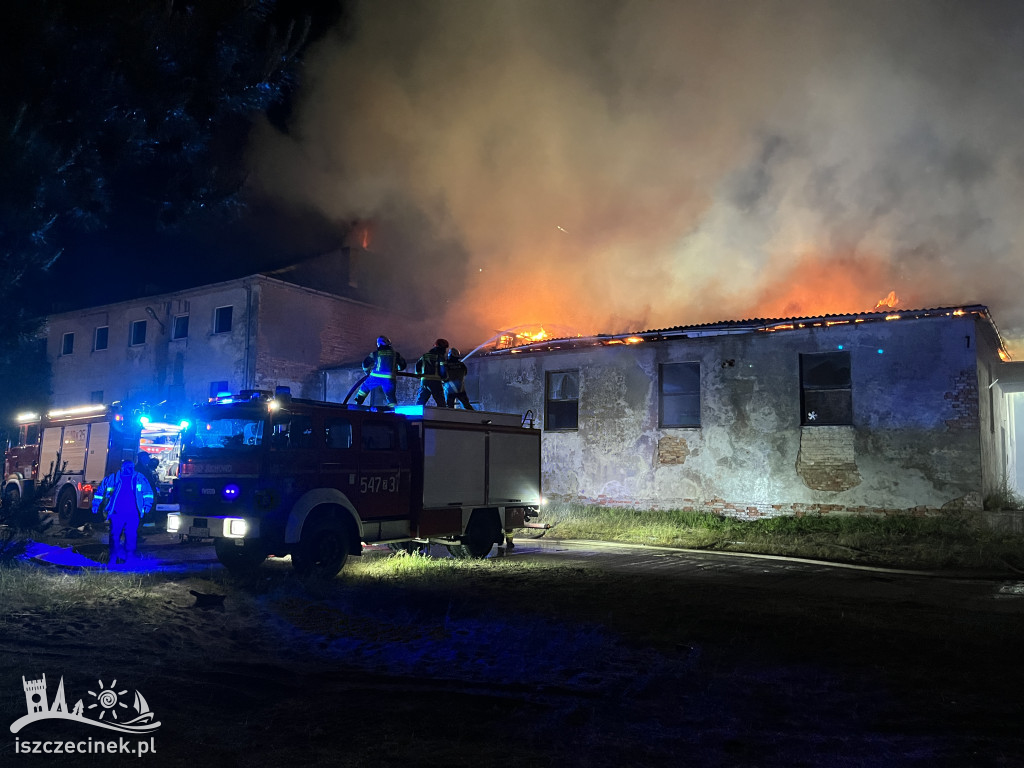 Potężny pożar budynków w Bornem Sulinowie.