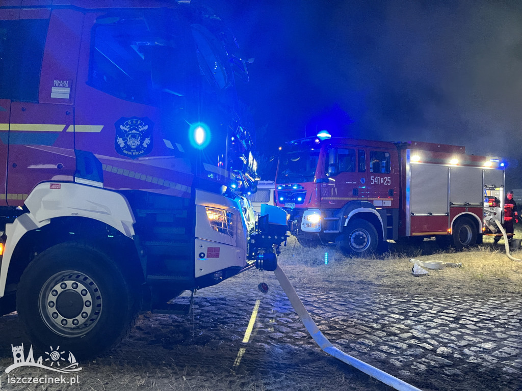 Potężny pożar budynków w Bornem Sulinowie.