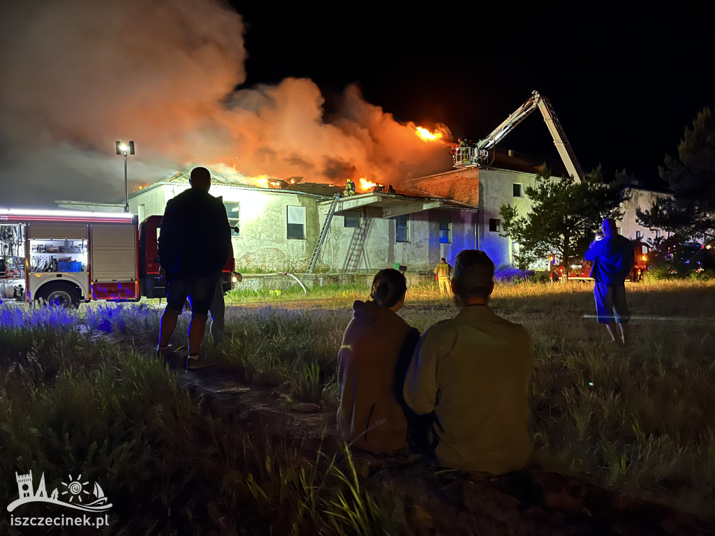 Potężny pożar budynków w Bornem Sulinowie.